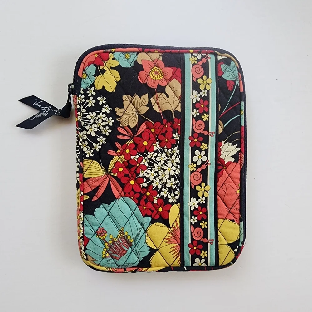 Vera Bradley Quilted Happy Snails Pattern Tablet Sleeve